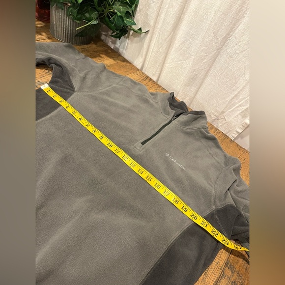 COLUMBIA Gray Classic fleece size M - Picture 9 of 9